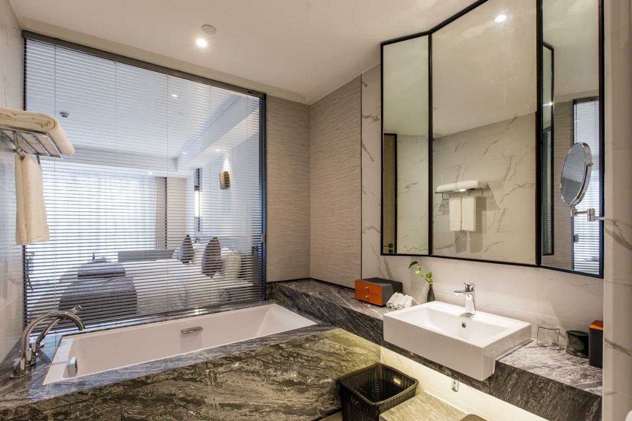 Howard Johnson By Wyndham Life Zhuoyuan Нінбо Екстер'єр фото