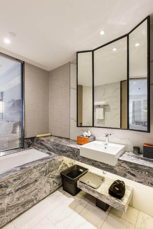 Howard Johnson By Wyndham Life Zhuoyuan Нінбо Екстер'єр фото