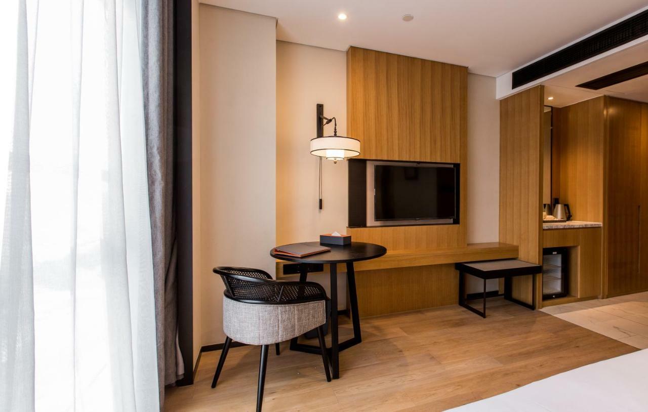 Howard Johnson By Wyndham Life Zhuoyuan Нінбо Екстер'єр фото