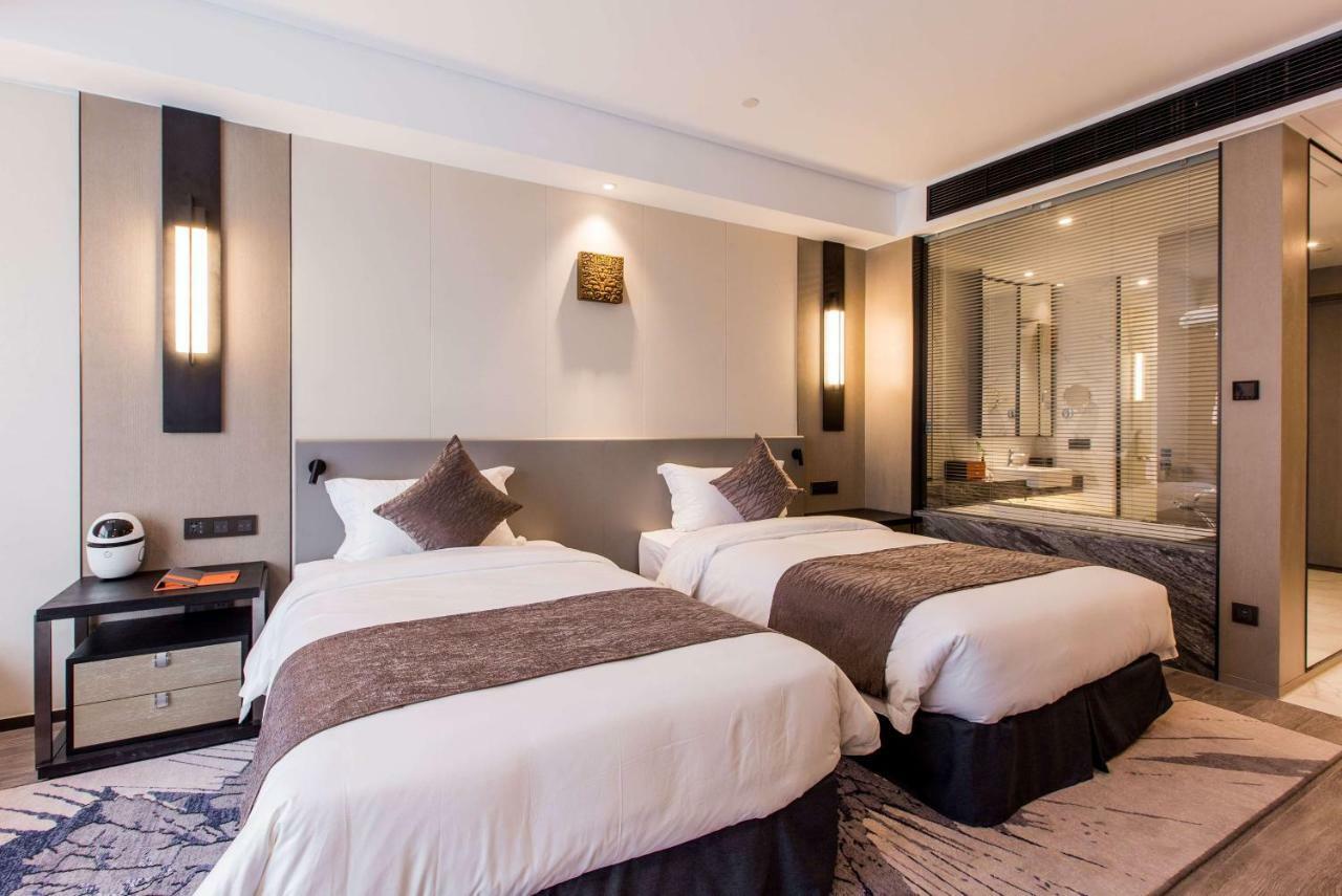 Howard Johnson By Wyndham Life Zhuoyuan Нінбо Екстер'єр фото