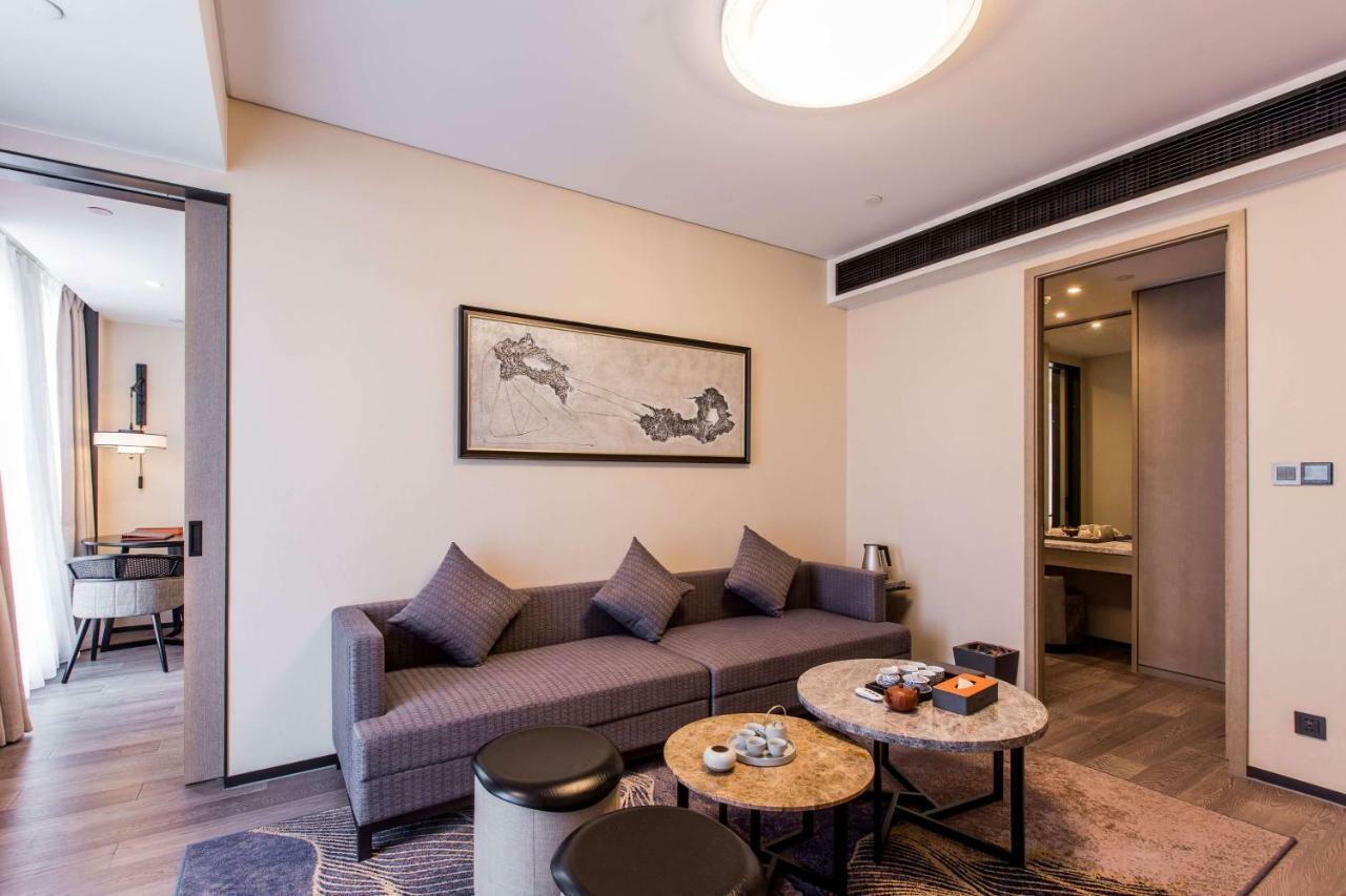 Howard Johnson By Wyndham Life Zhuoyuan Нінбо Екстер'єр фото
