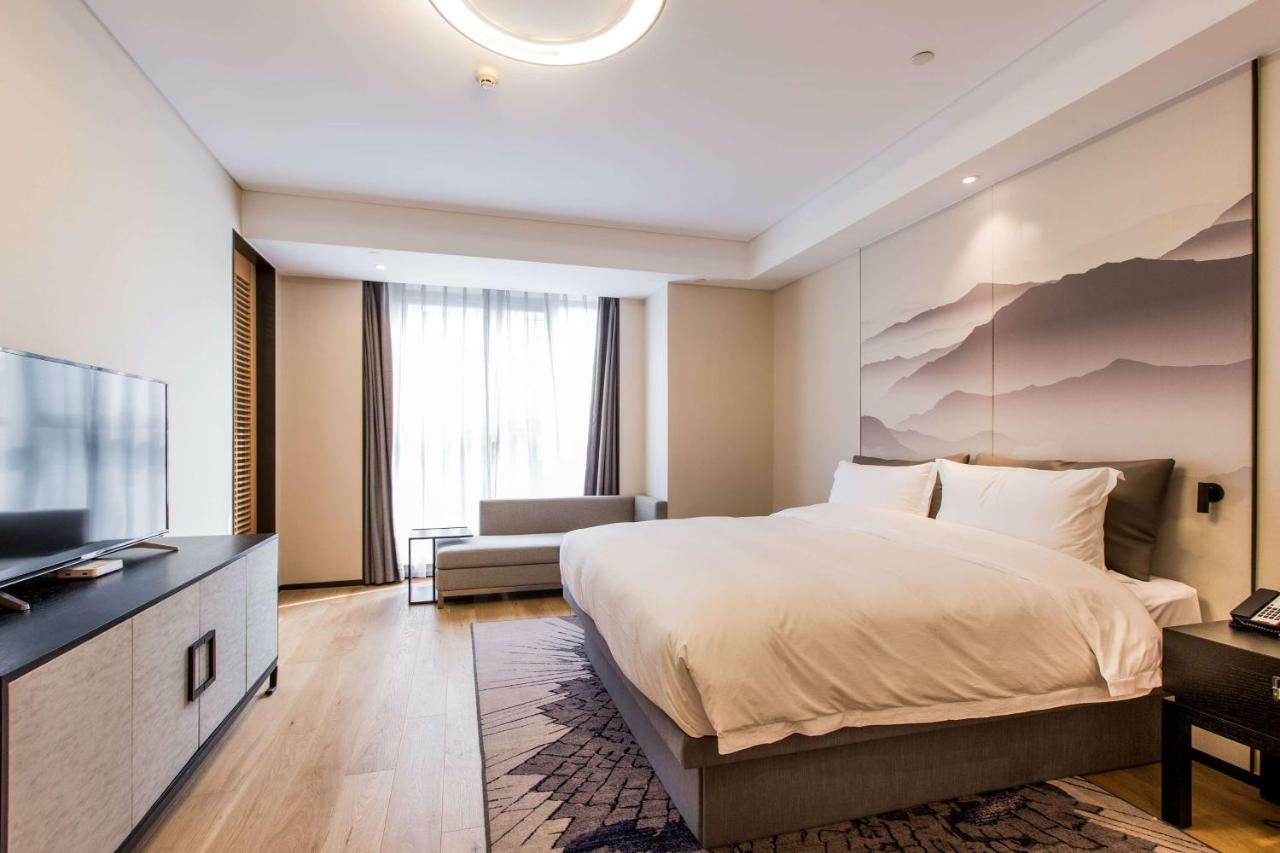 Howard Johnson By Wyndham Life Zhuoyuan Нінбо Екстер'єр фото