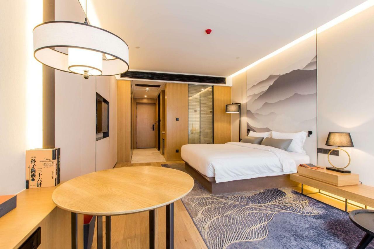 Howard Johnson By Wyndham Life Zhuoyuan Нінбо Екстер'єр фото