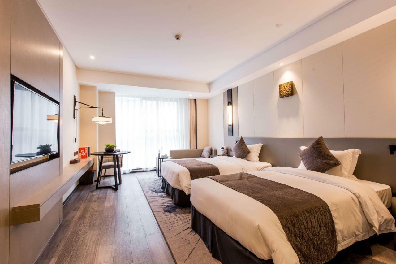 Howard Johnson By Wyndham Life Zhuoyuan Нінбо Екстер'єр фото