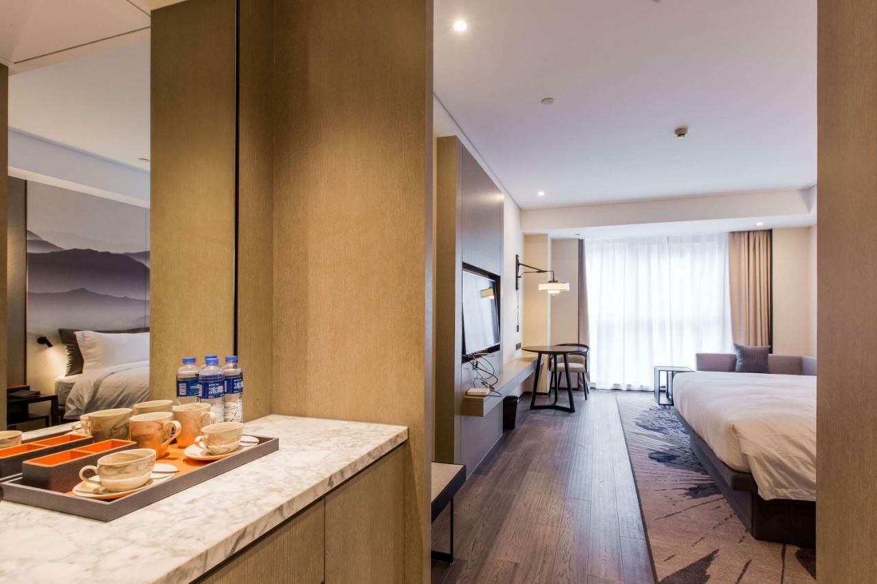Howard Johnson By Wyndham Life Zhuoyuan Нінбо Екстер'єр фото